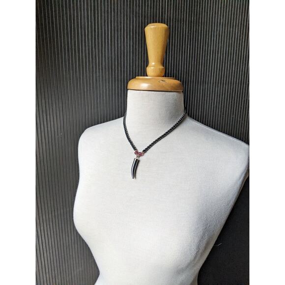 Hematite horn necklace - Picture 5 of 8